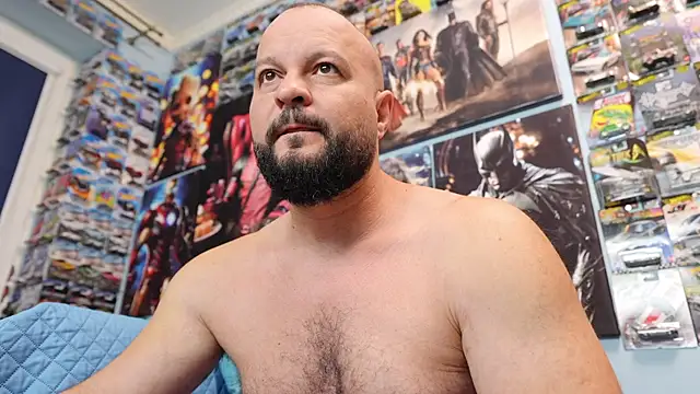 Muscle_Bear Adlı Modelin Canlı XXX Sohbeti