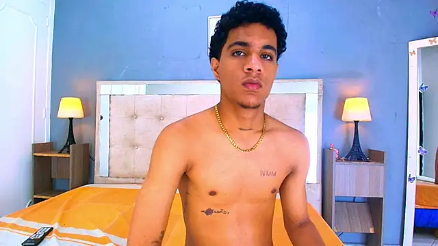 _Thiago12 Adlı Modelin Canlı XXX Sohbeti