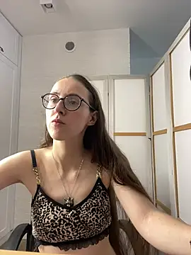 צ'אט XXX בשידור חי של MartiniiSelenna