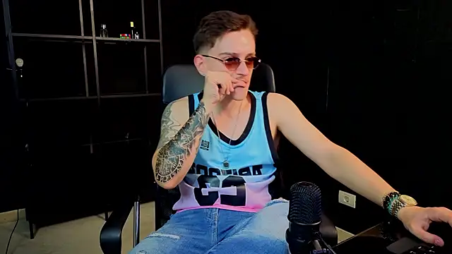 Chat +18 de FelixStarkk ao vivo