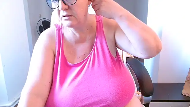 Chat +18 de mayabbw50tits ao vivo