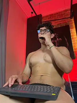 GrayAndrewsのライブXXXチャット