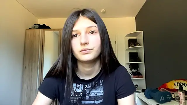 SpanishRooter Adlı Modelin Canlı XXX Sohbeti