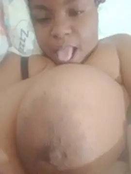 bigtitssxx – Live XXX-chat