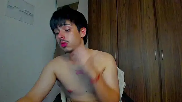 Chat +18 de Maximo_Miller ao vivo