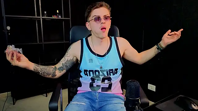 FelixStarkk 라이브 XXX 채팅