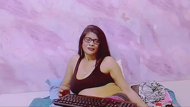 IndianAllure's Live XXX Chat