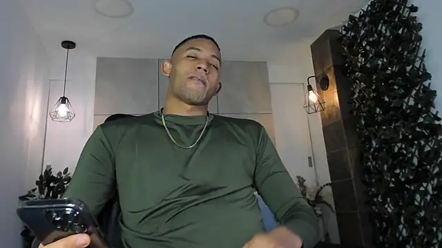 Chat +18 de B_Wild ao vivo