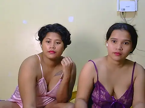 TwinityX Adlı Modelin Canlı XXX Sohbeti