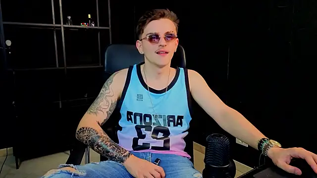 FelixStarkk Chat XXX in diretta