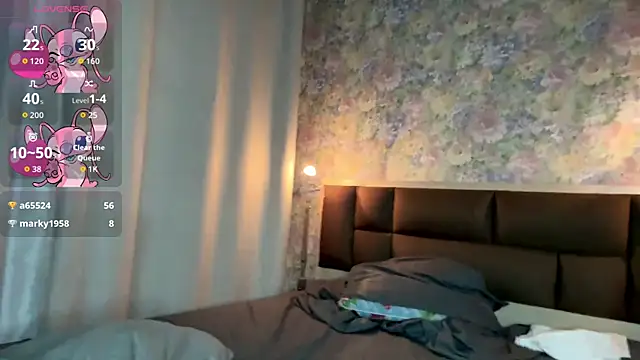 LoraDavi live XXX chat