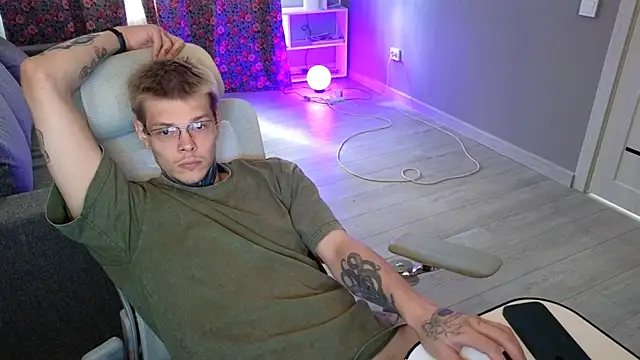 DENIS_HERE XXX чат на живо
