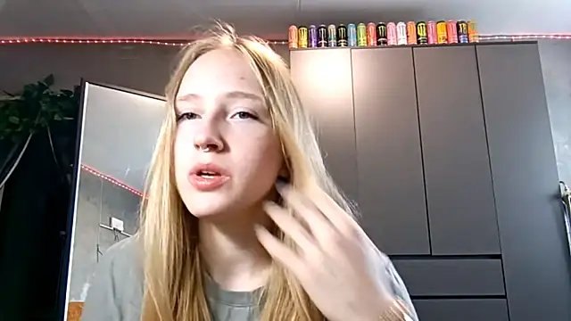 Онлайн чат XXX Mia_Azart