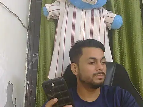 Stubborndesiboy's Live XXX Chat