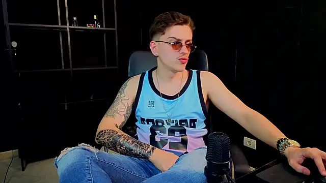 FelixStarkk XXX чат на живо