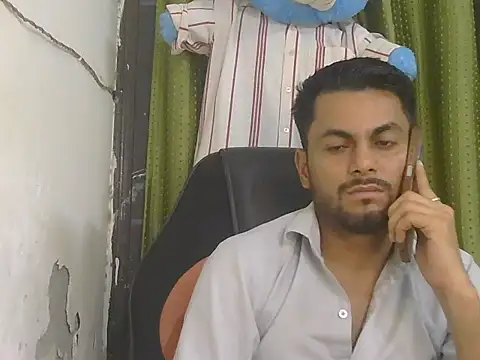 Stubborndesiboy's Live XXX Chat