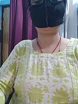 Aishwaryaa_69's Live XXX Chat