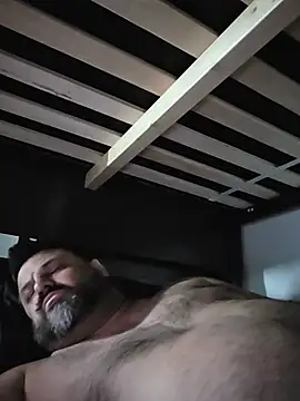 Roddog18 élő XXX-chatje