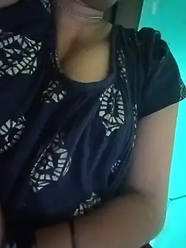 Cuple_masti74 élő XXX-chatje