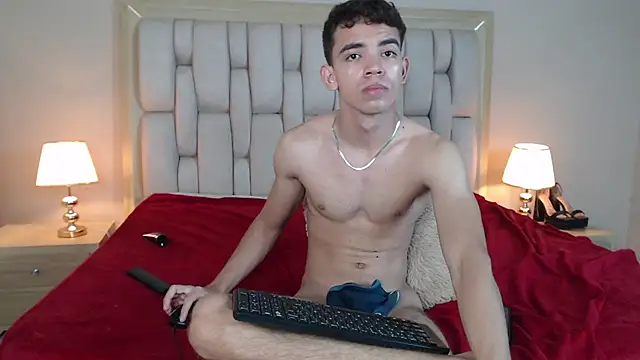 XXX chat uživo modela CamiloRoss_