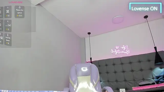 scarletcherry18's Live XXX Chat