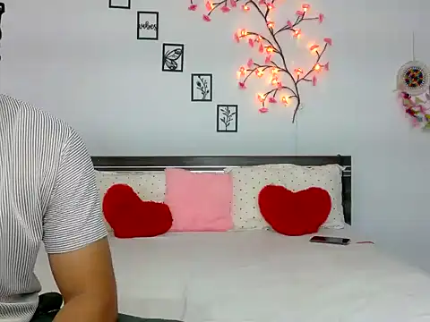 Sizzling_Shanayaa élő XXX-chatje