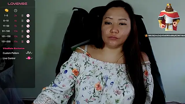 LisaAsianFlower élő XXX-chatje
