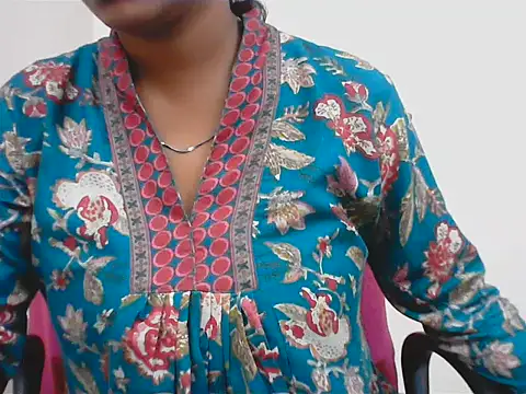 LovingPihu's Live XXX Chat