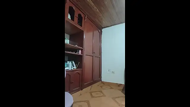 sky_dancers Adlı Modelin Canlı XXX Sohbeti