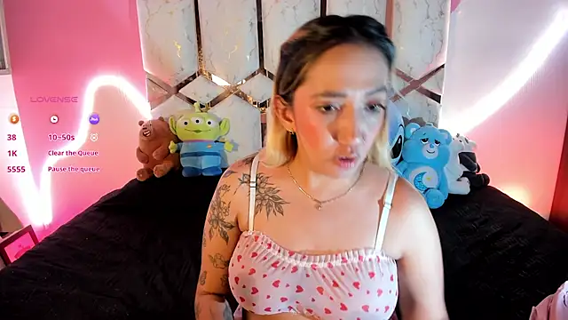 Chat +18 de Amanda_klaire ao vivo