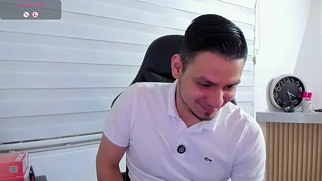 XXX chat uživo modela Rick_Adams