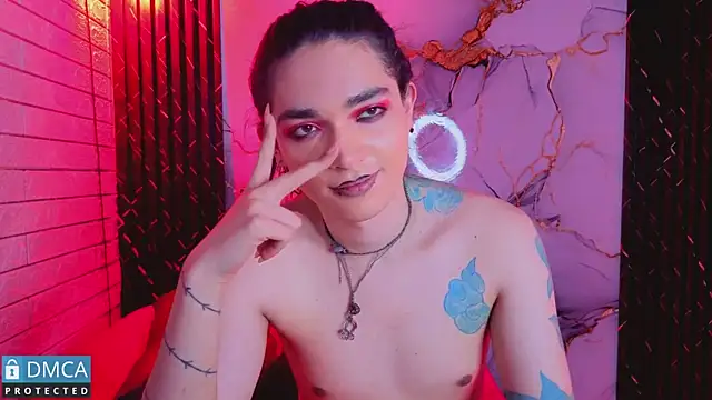MaeveKuro's Live XXX Chat