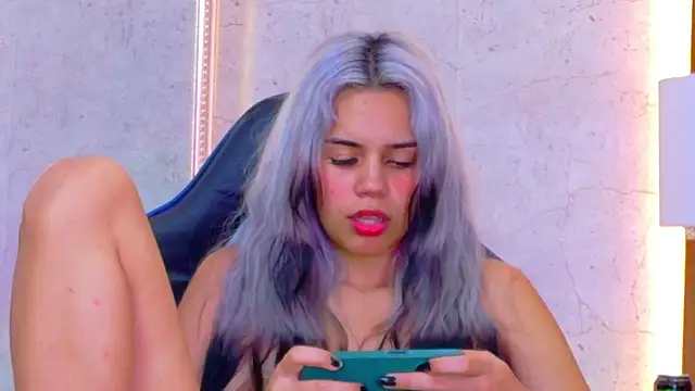 Chat +18 de AlanaHouston ao vivo