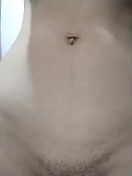 Chat XXX en directo de Cute-Naavya