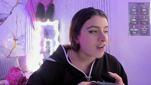 Naomy_tay1 – Naživo XXX chat