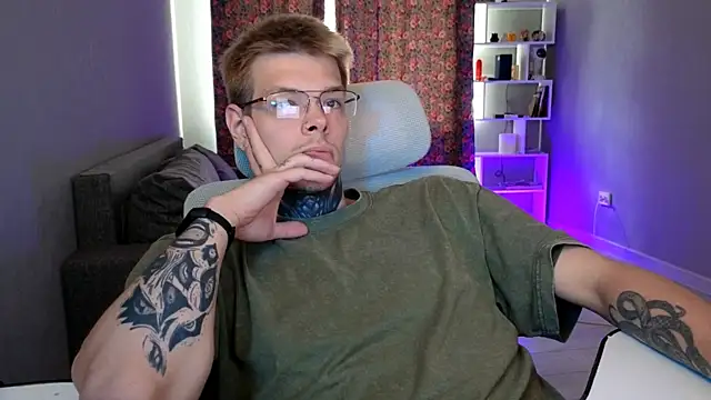 DENIS_HERE's Live XXX Chat