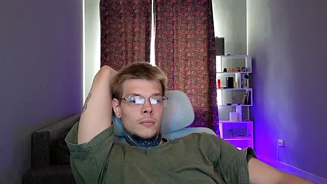 DENIS_HERE Live XXX Chat