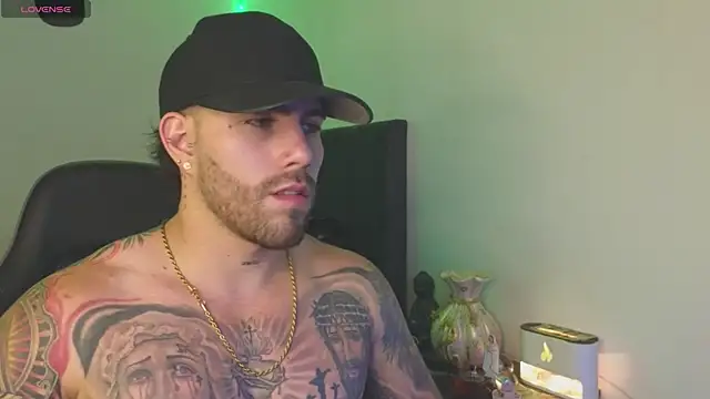 Ades_Lowe 现场XXX聊天