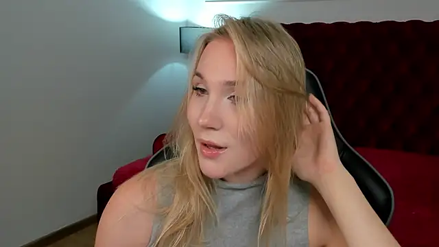 ElaraVoltage Chat XXX live