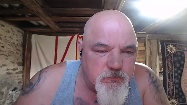 Newfiesausage1972's Live XXX Chat
