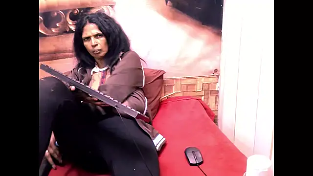 IndianVanya4u2u – Naživo XXX chat
