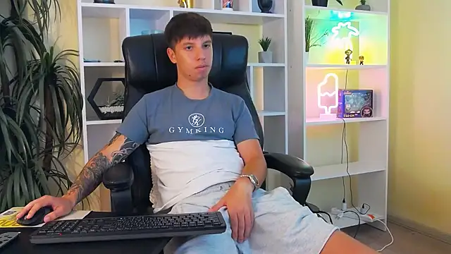 ThomasEdisonn XXX чат на живо