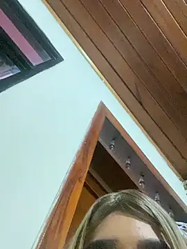 Valery2_salazar Chat XXX in diretta