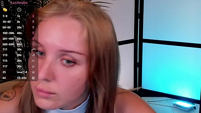 LianaFord élő XXX-chatje