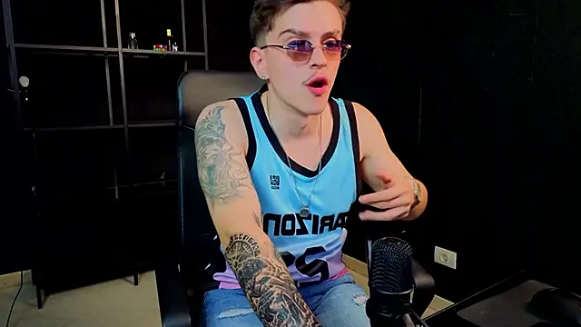 FelixStarkk 即時 XXX 聊天