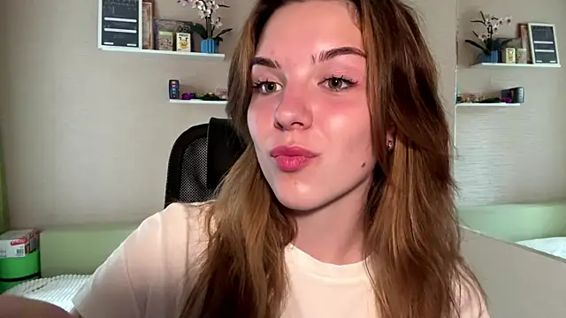 AriaSunnyRay élő XXX-chatje