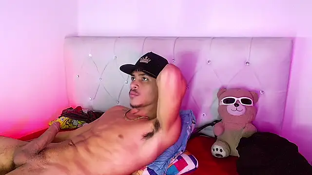Angel_foxc13 élő XXX-chatje