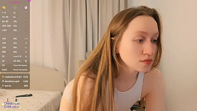mowalova élő XXX-chatje