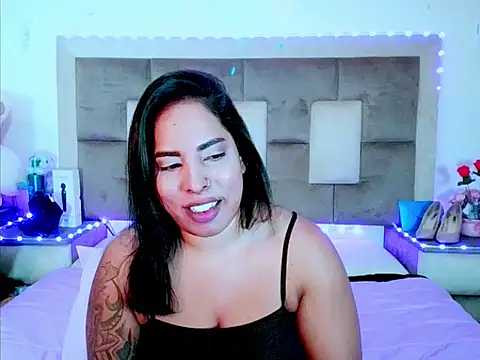 indiantopaz694u's Live XXX Chat