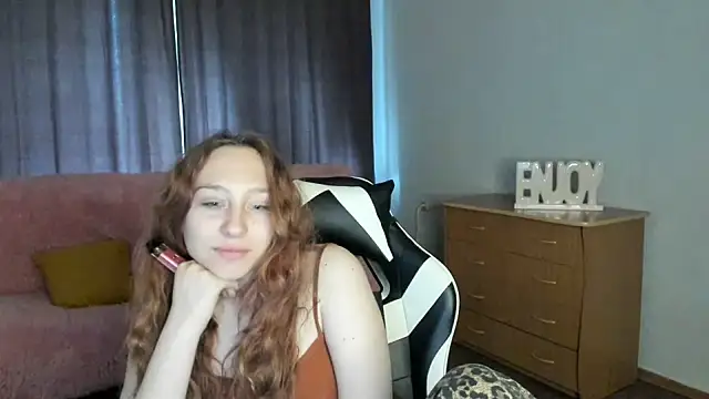 ModelGyrl XXX чат на живо